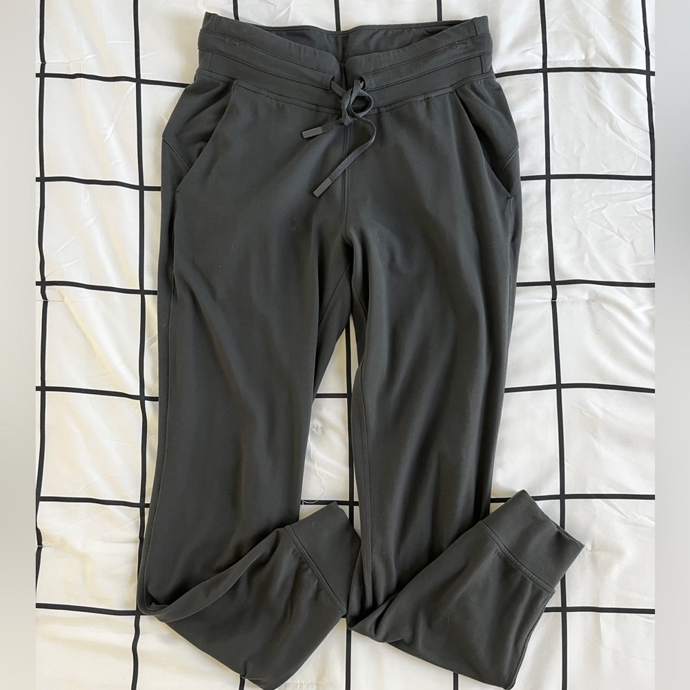 Lululemon Ready to Rulu Jogger